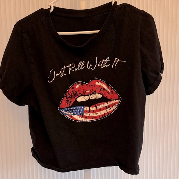 Just Roll With It Black Crop Top Size Large EUC American Lips - Picture 1 of 2